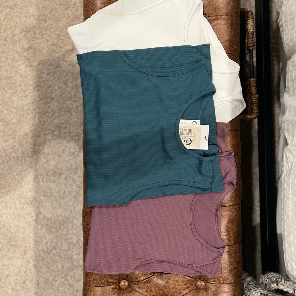 Zyia tanks. Set of 3